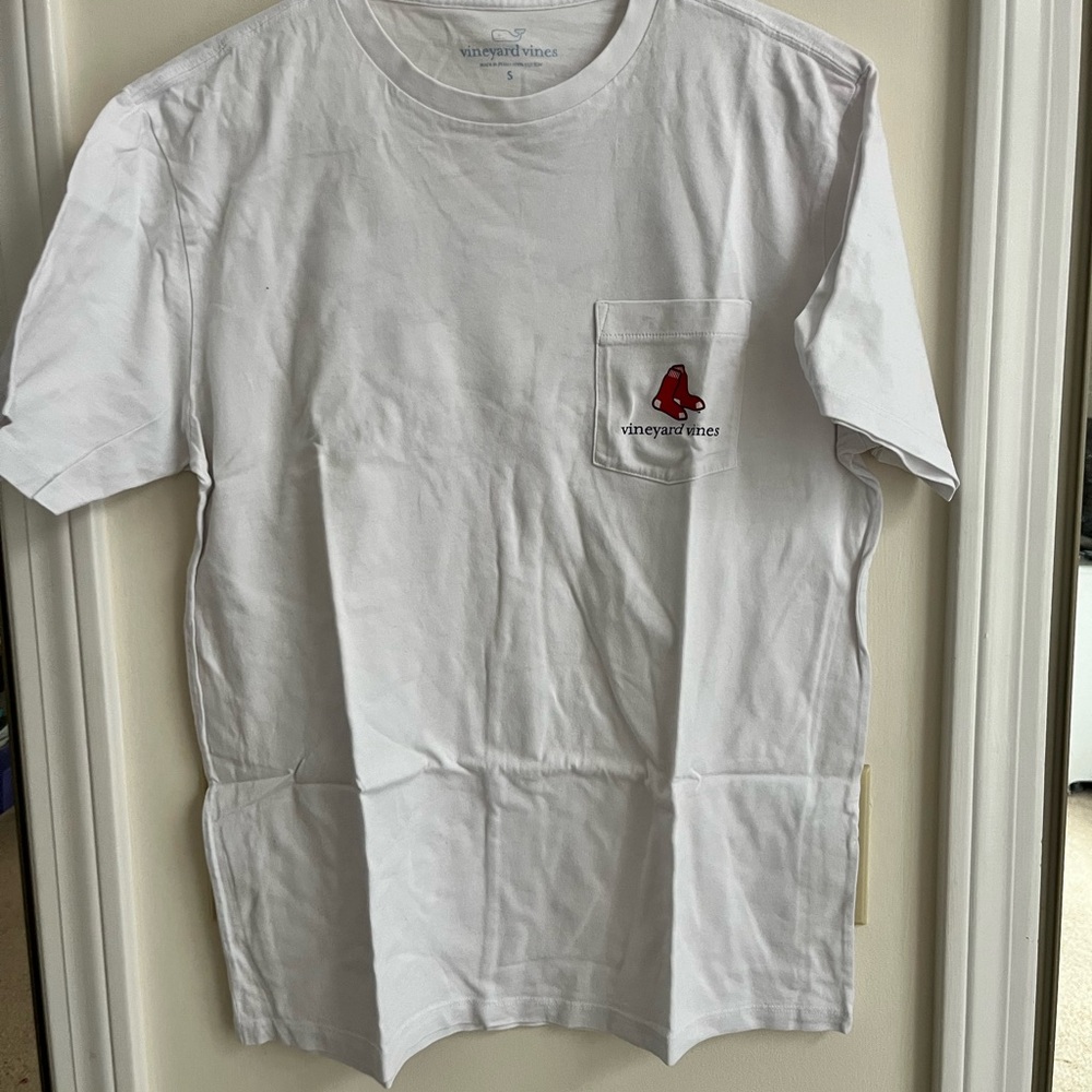 Vineyard vines t-shirt (Boston Red Sox)